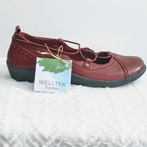 Nwob Earth Origins slip on flat